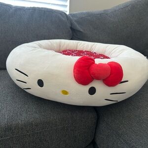 NWT Hello Kitty Pet Bed Large
